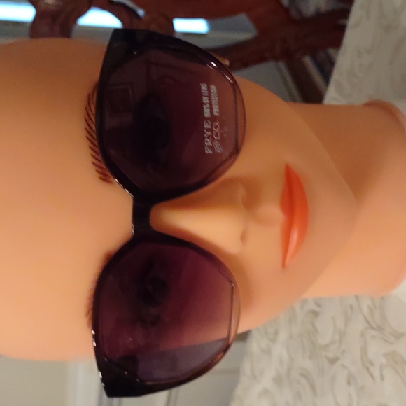 FRYE AND CO. Accessories - Frye & Co. Style CT1021 Sunglasses
